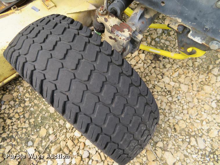 image for item DE6377 John Deere 855 utility tractor