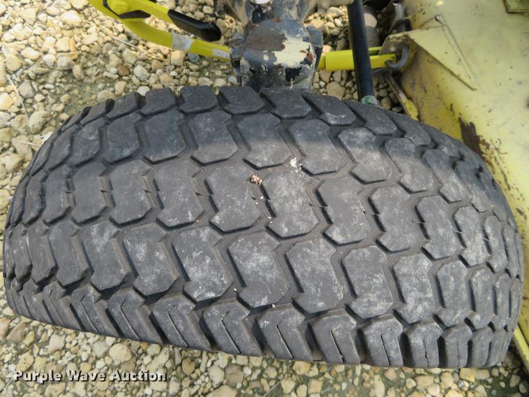 image for item DE6377 John Deere 855 utility tractor