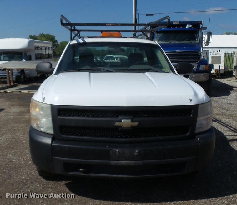 image for item DF3275 2007 Chevrolet Silverado 1500 pickup truck