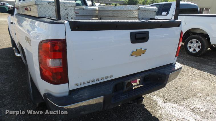 image for item DF3275 2007 Chevrolet Silverado 1500 pickup truck