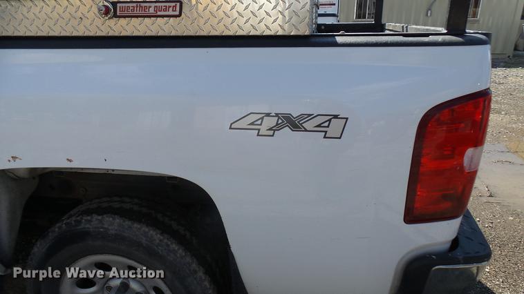 image for item DF3275 2007 Chevrolet Silverado 1500 pickup truck