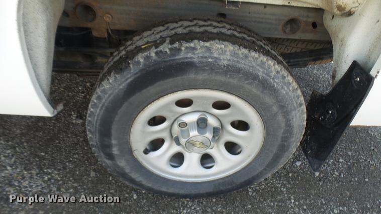 image for item DF3275 2007 Chevrolet Silverado 1500 pickup truck