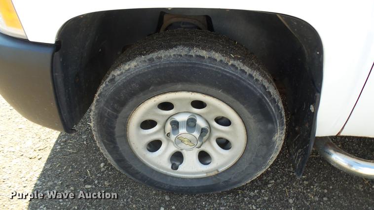 image for item DF3275 2007 Chevrolet Silverado 1500 pickup truck