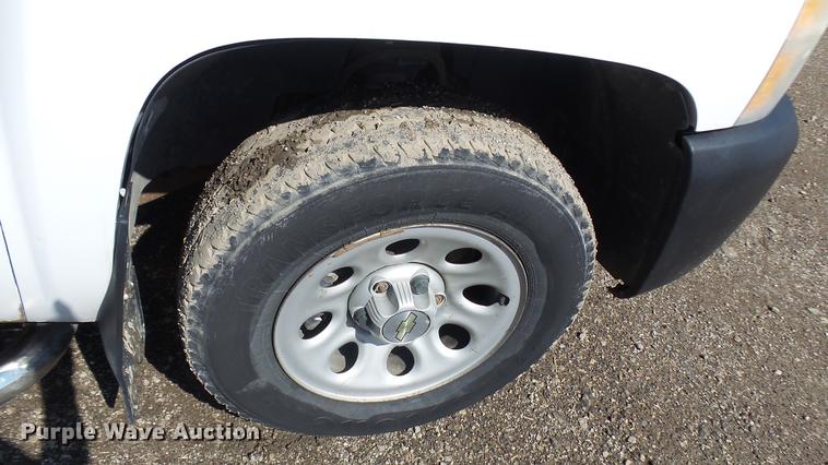 image for item DF3275 2007 Chevrolet Silverado 1500 pickup truck