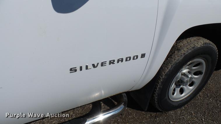 image for item DF3275 2007 Chevrolet Silverado 1500 pickup truck