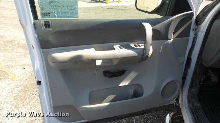 image for item DF3275 2007 Chevrolet Silverado 1500 pickup truck