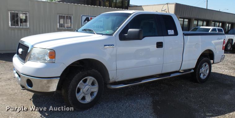 image for item DF3276 2008 Ford F150 XLT SuperCab pickup truck