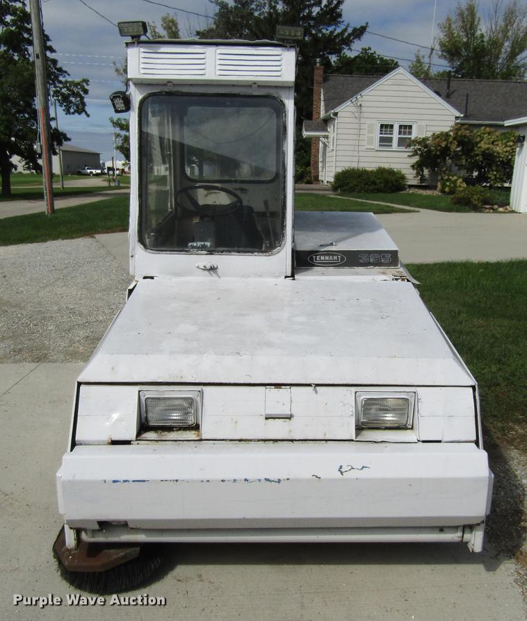 image for item DF3851 1983 Tennant Power Sweeper 365 sweeper