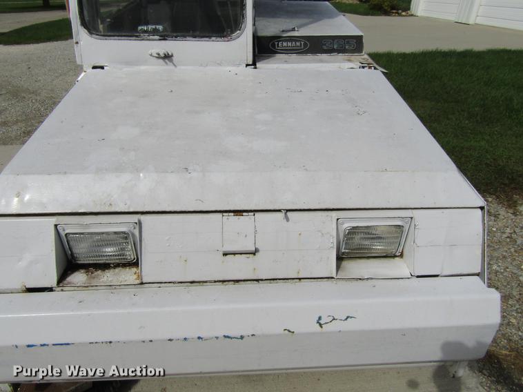 image for item DF3851 1983 Tennant Power Sweeper 365 sweeper