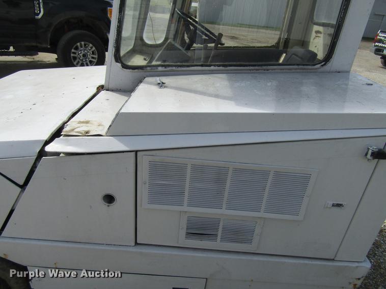 image for item DF3851 1983 Tennant Power Sweeper 365 sweeper