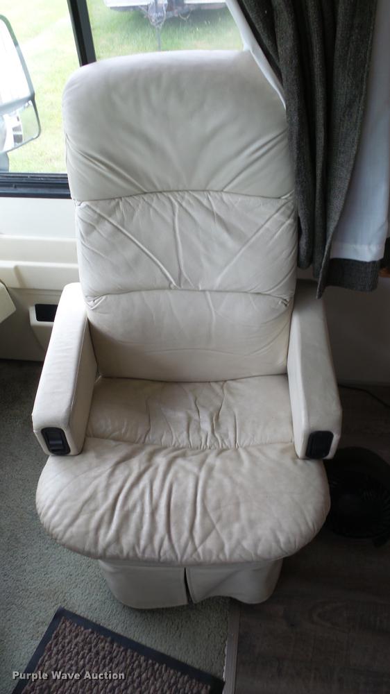 image for item DF4318 1997 Freightliner Holiday Rambler RV