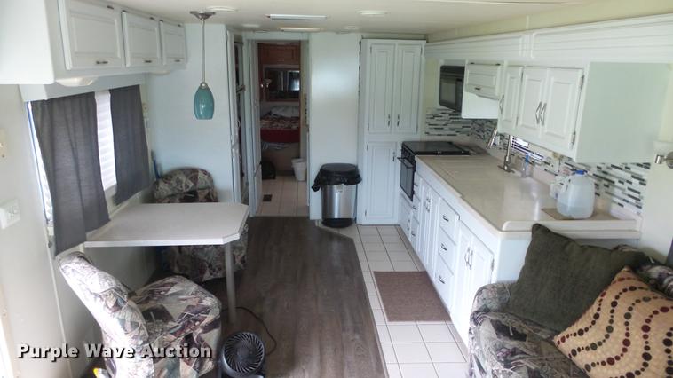 image for item DF4318 1997 Freightliner Holiday Rambler RV