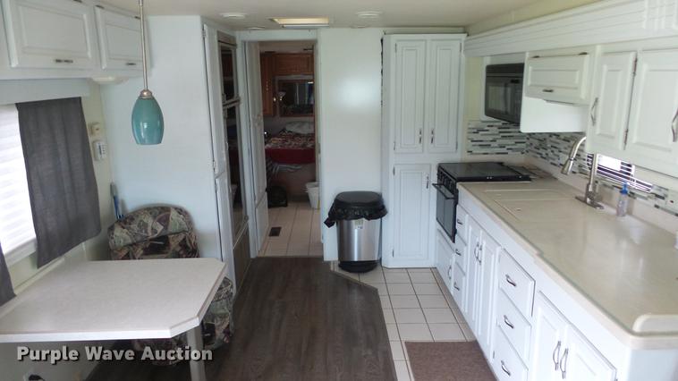 image for item DF4318 1997 Freightliner Holiday Rambler RV