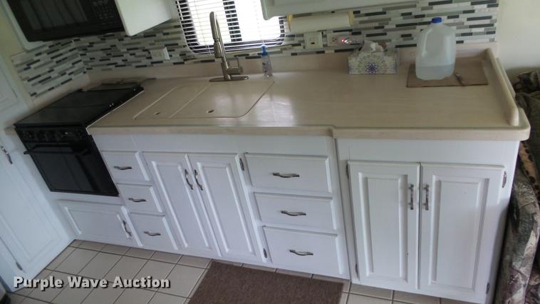 image for item DF4318 1997 Freightliner Holiday Rambler RV