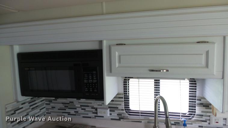 image for item DF4318 1997 Freightliner Holiday Rambler RV