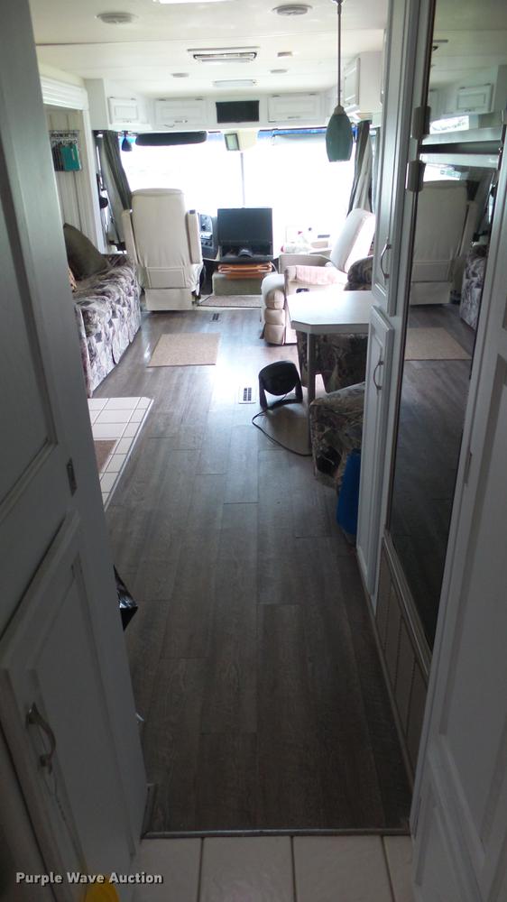 image for item DF4318 1997 Freightliner Holiday Rambler RV