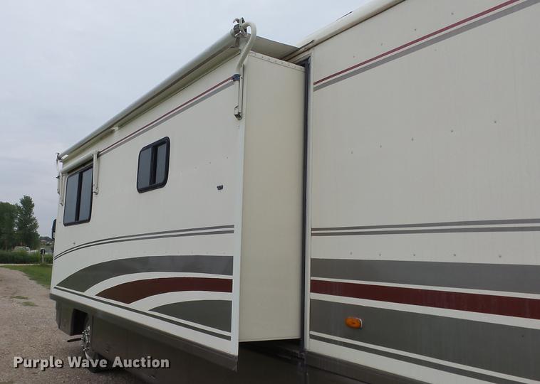 image for item DF4318 1997 Freightliner Holiday Rambler RV