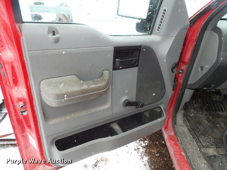 image for item DW9633 2007 Ford F150 pickup truck