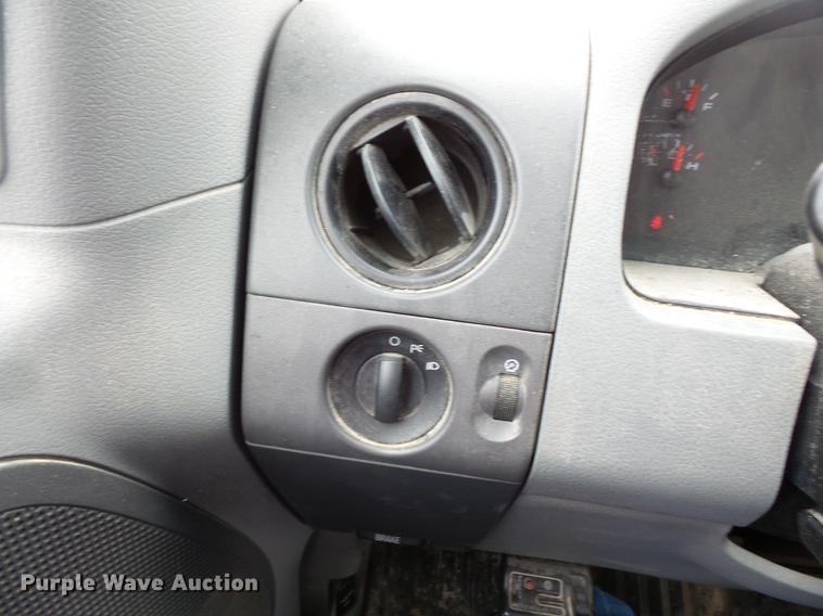 image for item DW9633 2007 Ford F150 pickup truck