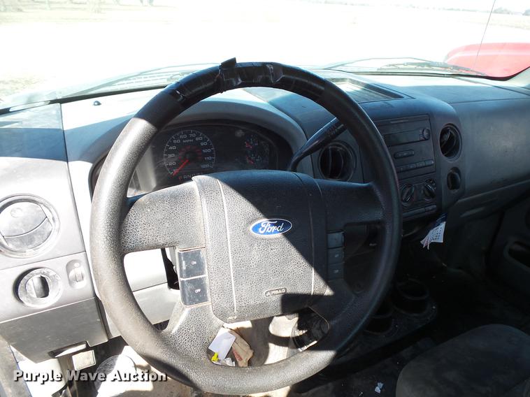image for item DW9637 2006 Ford F150 SuperCab pickup truck