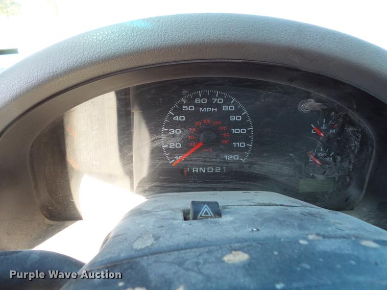 image for item DW9637 2006 Ford F150 SuperCab pickup truck