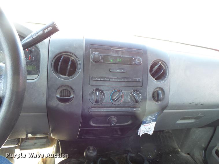 image for item DW9637 2006 Ford F150 SuperCab pickup truck