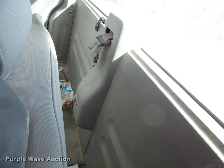 image for item DW9637 2006 Ford F150 SuperCab pickup truck