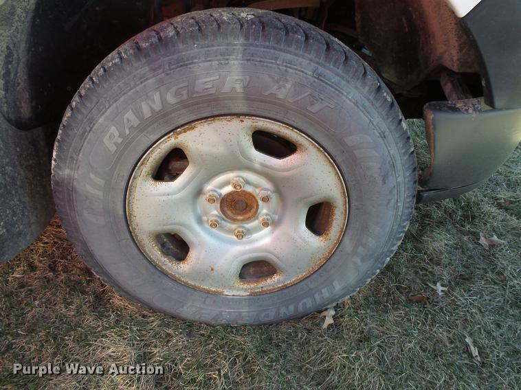 image for item DW9637 2006 Ford F150 SuperCab pickup truck