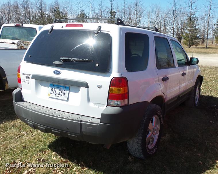 image for item DW9639 2006 Ford Escape SUV