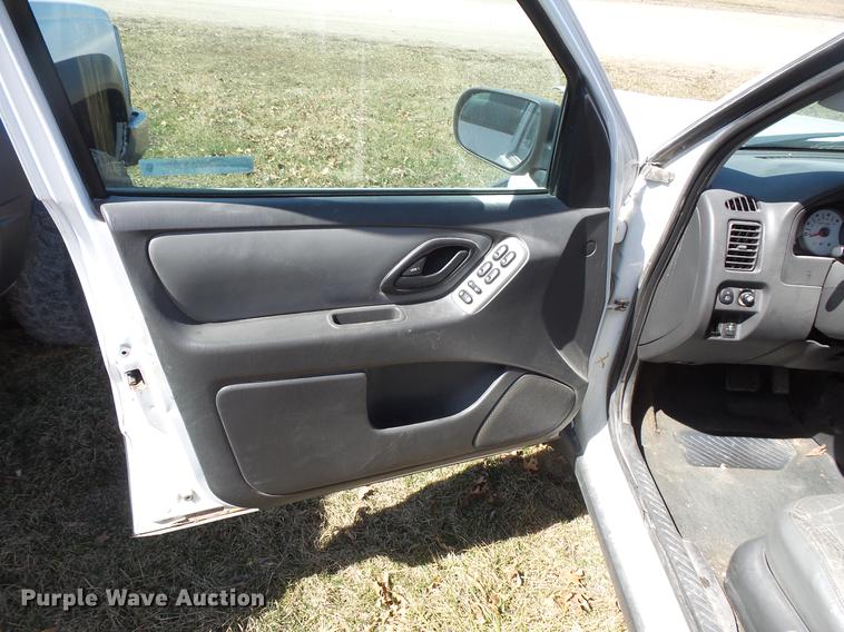 image for item DW9639 2006 Ford Escape SUV