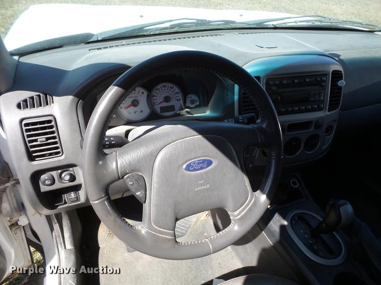 image for item DW9639 2006 Ford Escape SUV