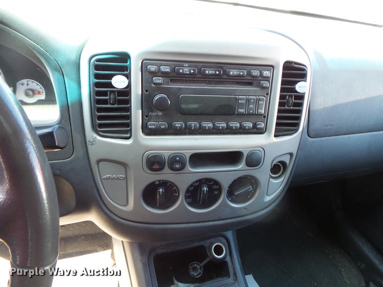 image for item DW9639 2006 Ford Escape SUV