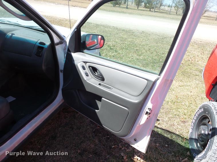 image for item DW9639 2006 Ford Escape SUV