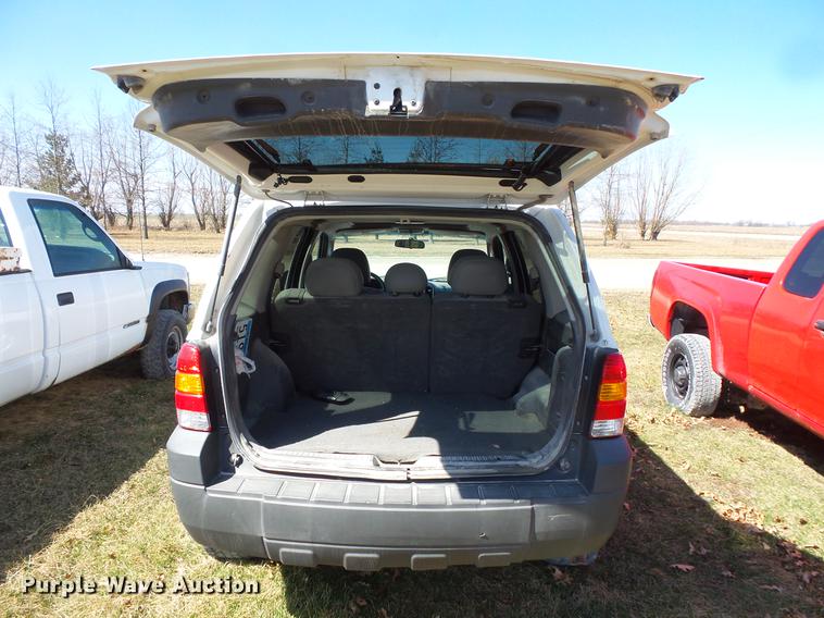 image for item DW9639 2006 Ford Escape SUV
