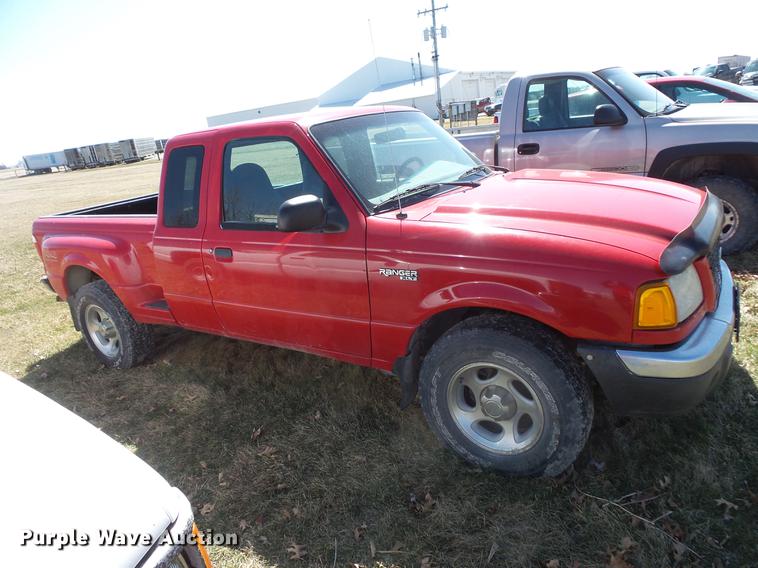 image for item DW9641 2001 Ford Ranger XLT SuperCab pickup truck