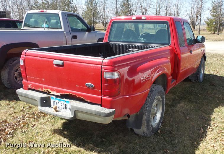 image for item DW9641 2001 Ford Ranger XLT SuperCab pickup truck