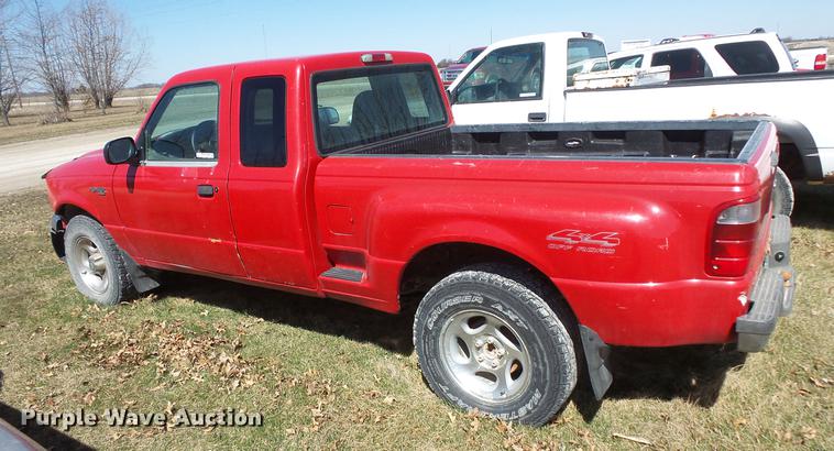 image for item DW9641 2001 Ford Ranger XLT SuperCab pickup truck