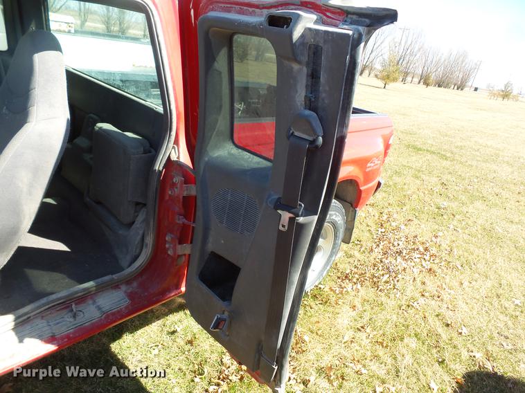 image for item DW9641 2001 Ford Ranger XLT SuperCab pickup truck