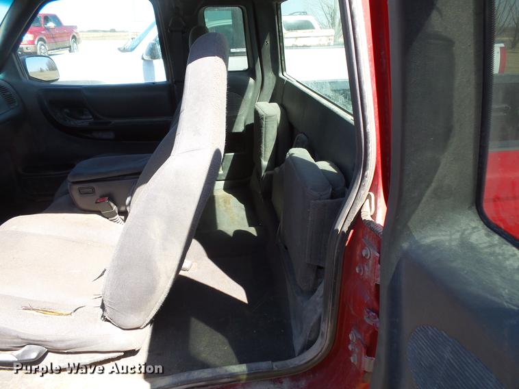 image for item DW9641 2001 Ford Ranger XLT SuperCab pickup truck