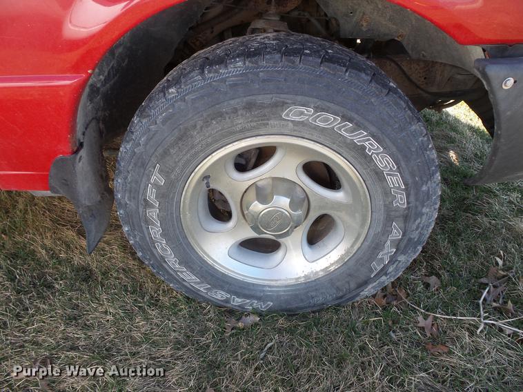 image for item DW9641 2001 Ford Ranger XLT SuperCab pickup truck