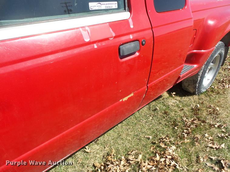 image for item DW9641 2001 Ford Ranger XLT SuperCab pickup truck