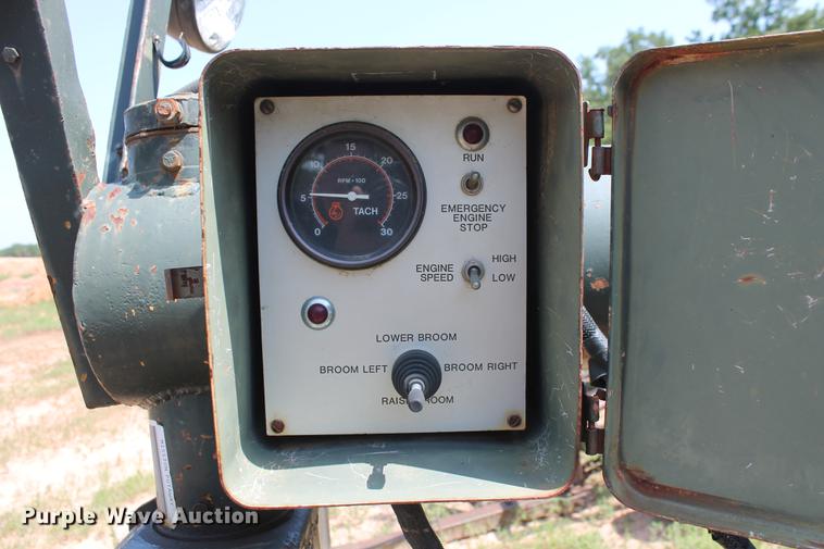 image for item DZ9982 1988 MB SW112R sweeper