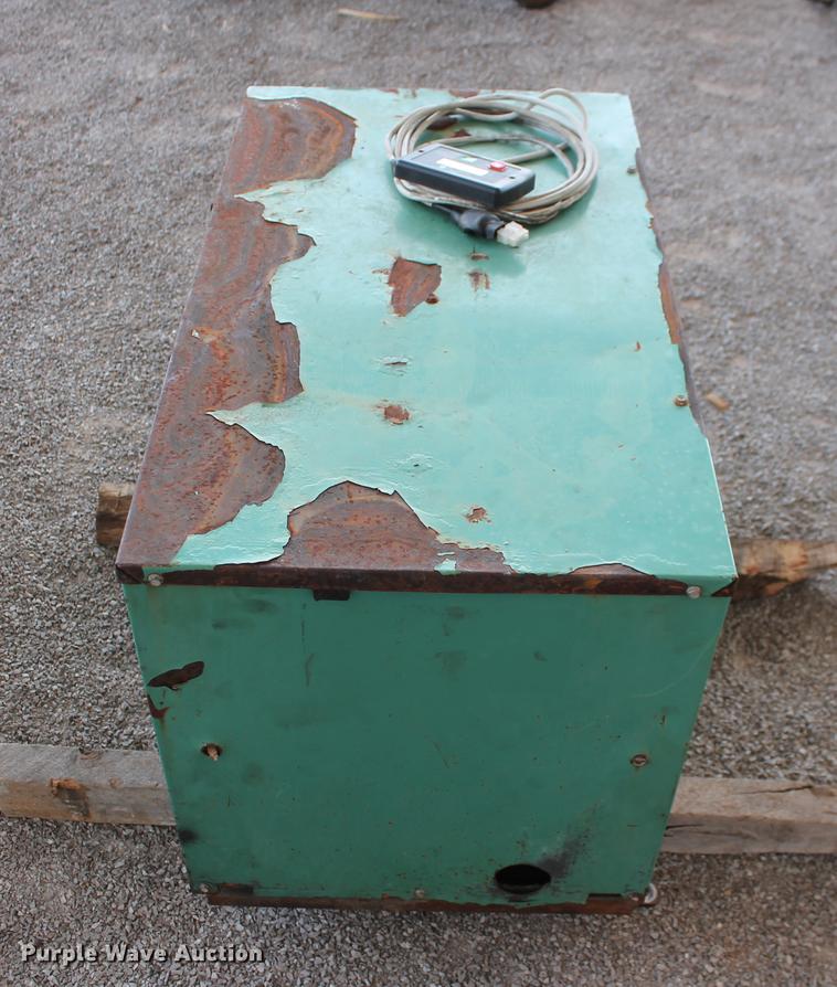 image for item DZ9983 2011 Onan Cummins RVQD3200 generator