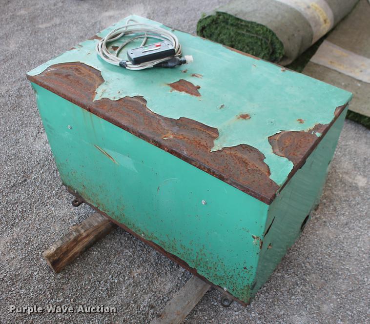 image for item DZ9983 2011 Onan Cummins RVQD3200 generator