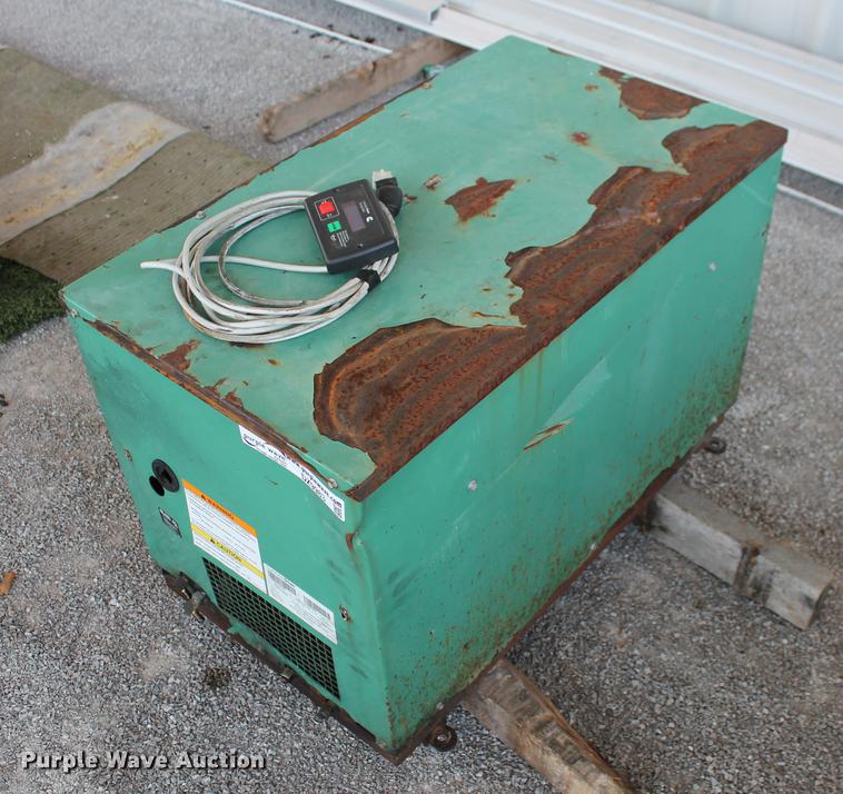 image for item DZ9983 2011 Onan Cummins RVQD3200 generator