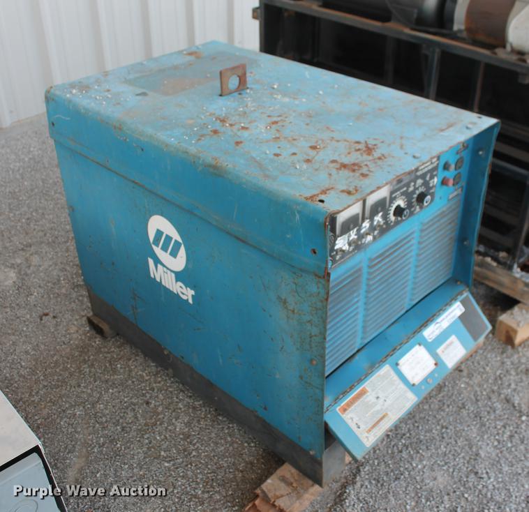 image for item DZ9985 Miller Intelliweld 650 welder