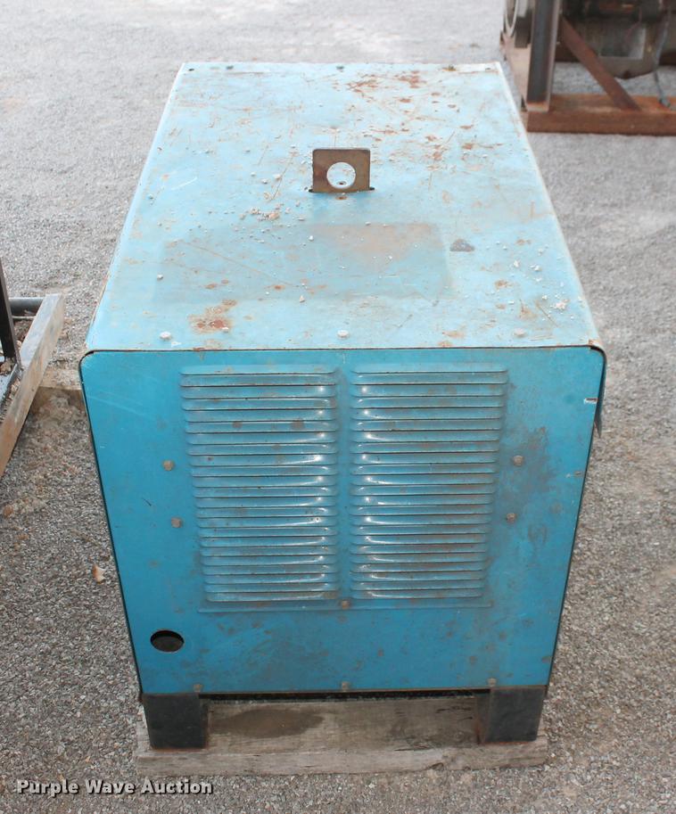 image for item DZ9985 Miller Intelliweld 650 welder