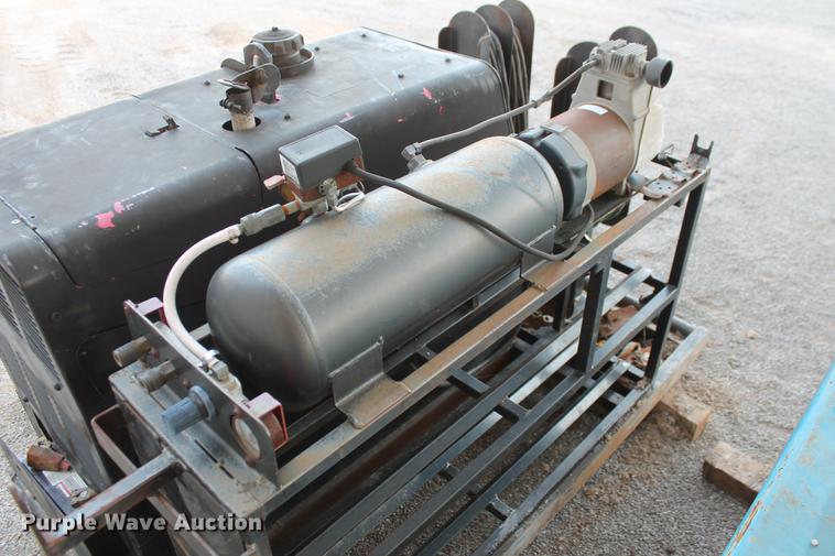 image for item DZ9986 Lincoln Ranger 305G welder