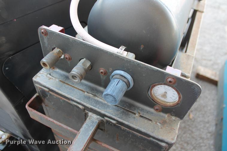 image for item DZ9986 Lincoln Ranger 305G welder