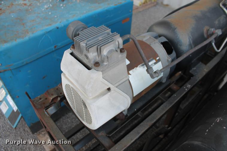 image for item DZ9986 Lincoln Ranger 305G welder